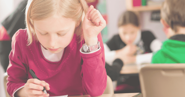 fille à l'école