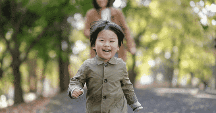 toddler running away from parents